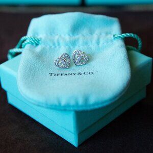 Tiffany & Co. Enchant Heart Filigree earrings. Sterling silver 925.